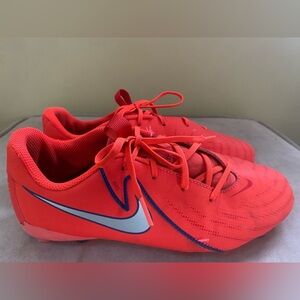 Nike Phantom Erling Haaland Phantom Cleats Size 6Y Bright Red/Coral